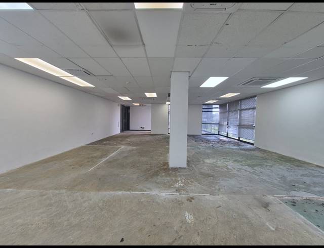 146M² OFFICE TO LET IN SANDHURST